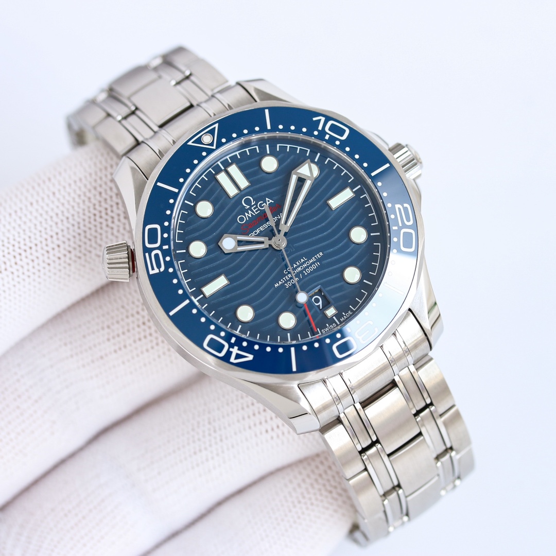 1500
BLS first ??
The OMEGA Seamaster 300 collection is officially launched. This cutting-edge Omega Seamaster 300 collection is entirely molded from the original, made of imported 316L stainless steel, with a bezel made of high-density Korean ceramic and