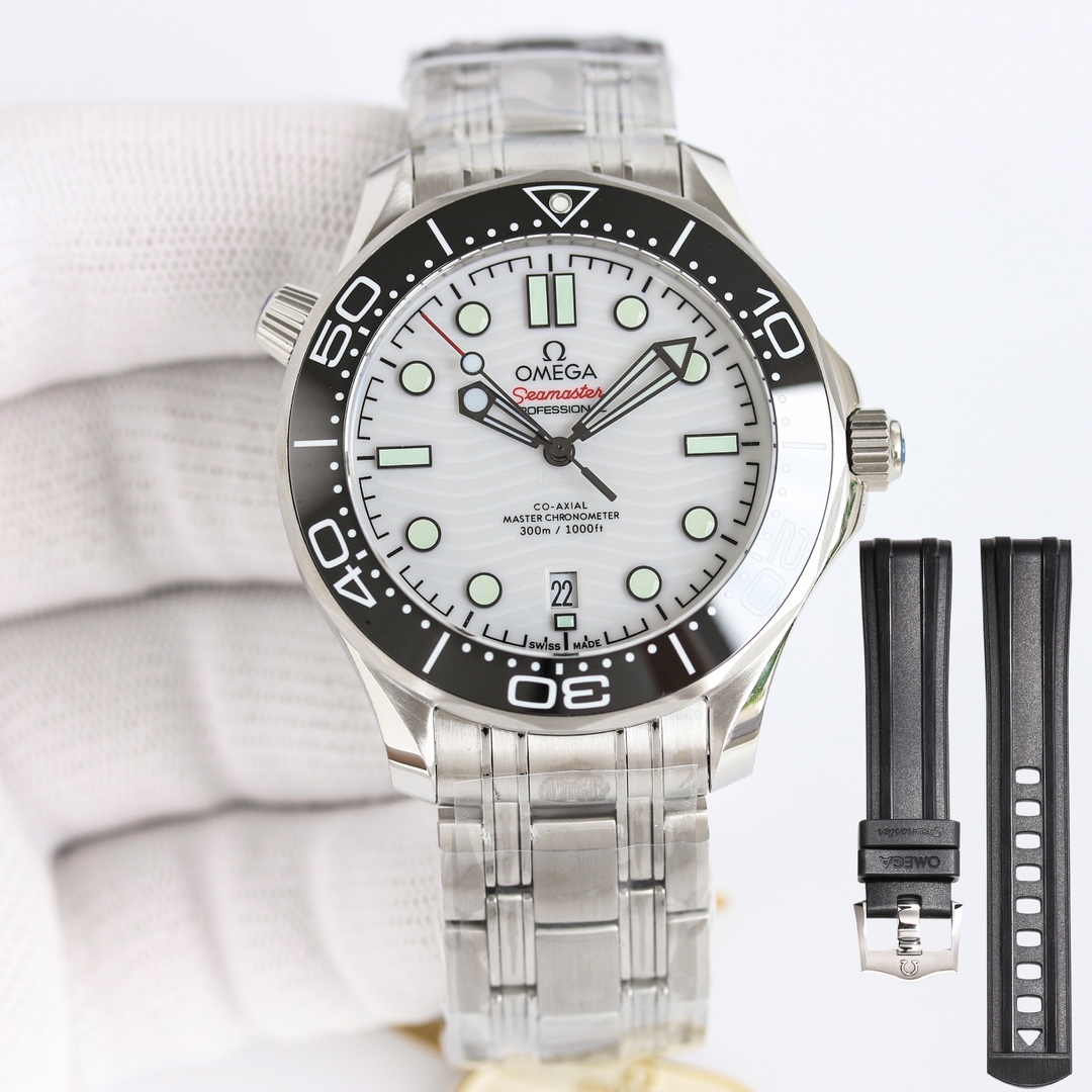 SJ 1500
BLS 's first OMEGA Seamaster 300 series ??R2 officially launched this cutting-edge Omega Seamaster 300 series watch, the whole is molded from the original, made of imported 316L stainless steel, bezel made of Korean high-density ceramic, decorated