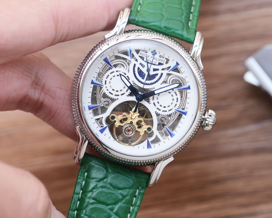 580
Skeletonized watch
[Latest] : Patek Philippe/Best Design/Exclusive Debut
[Type] : Fine men's watch
[Strap] : Croxide genuine cowhide strap
?? Movement ?? : High-end automatic mechanical movement
?? Mirror ?? : Mineral-reinforced glass (higher clarity)
