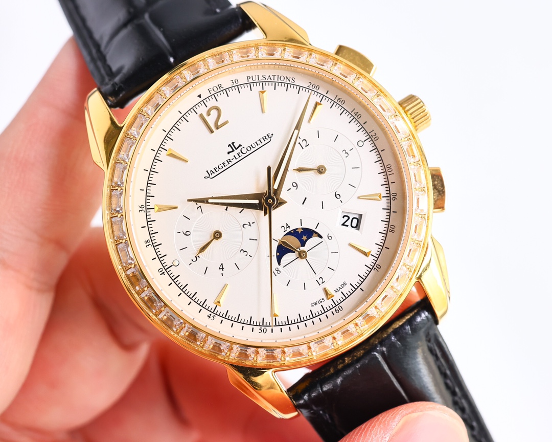 White shell 1500, gold shell 1550
Jaeger-lecoultre has launched the Jaeger-lecoultre Master 1538420 series of watches. The Factory hired watchmakers to restore the original watchmaking characteristics in a slightly different way through countless tests ov