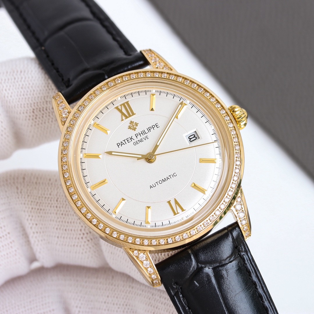 White case 1200 Gold case 1250
[TW 2024 latest release] Patek Philippe ?? the top version in the market! TW watchmaking team spent 8 months meticulously designing, daring to be the first, breaking through multiple layers of technical bottlenecks, striving