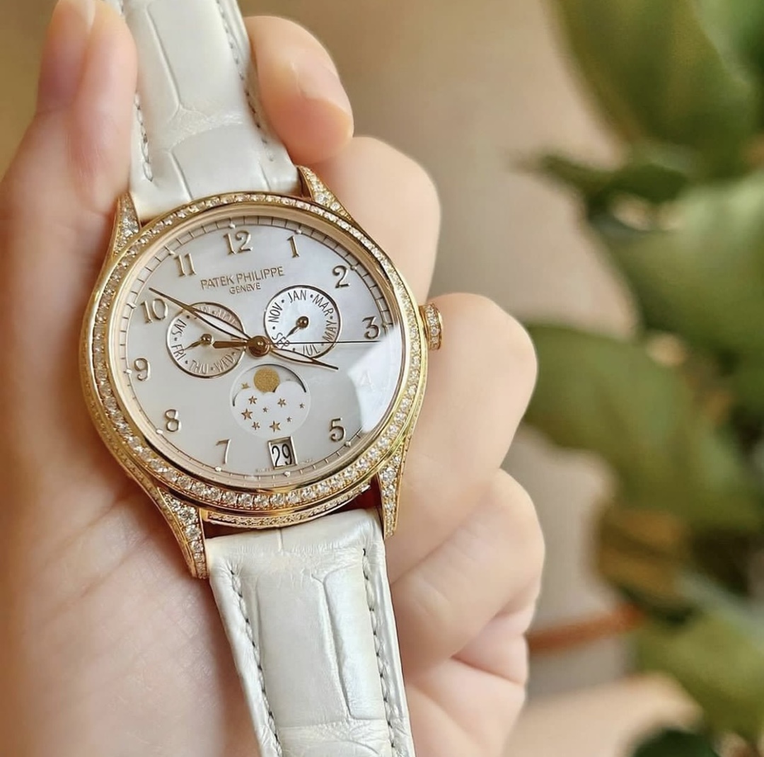 The existence of the most beautiful annual calendar women's watch on Xiaohongshu, a masterpiece that took three years to create, restores the "ZP" proportion, size and movement function

The latest Patek Philippe complex function timepieces from N1:4947G,
