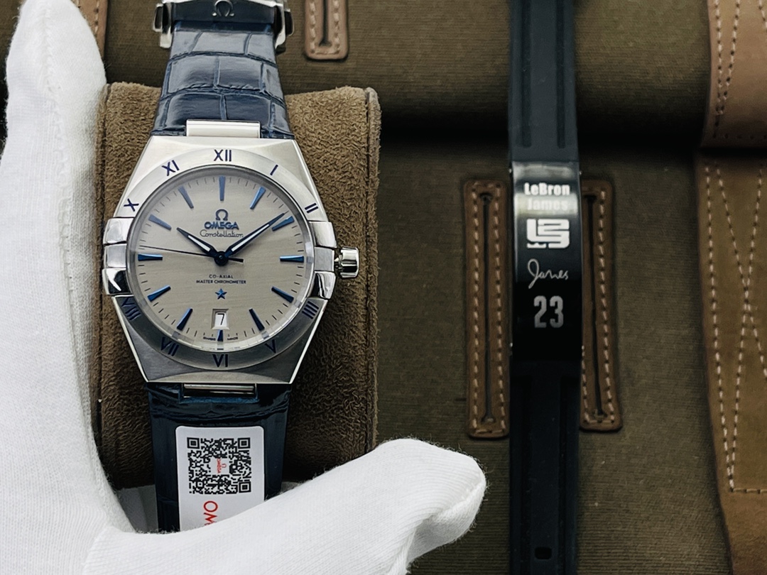 [UM Factory2021 New Creation] Starlight Eternal Constellation Watch. The fifth generation of OMEGA Constellation collection! Brand new original 39MM watch!
1 ? The bezel has been upgraded and the Roman numerals have been adjusted to the wearer's orientati