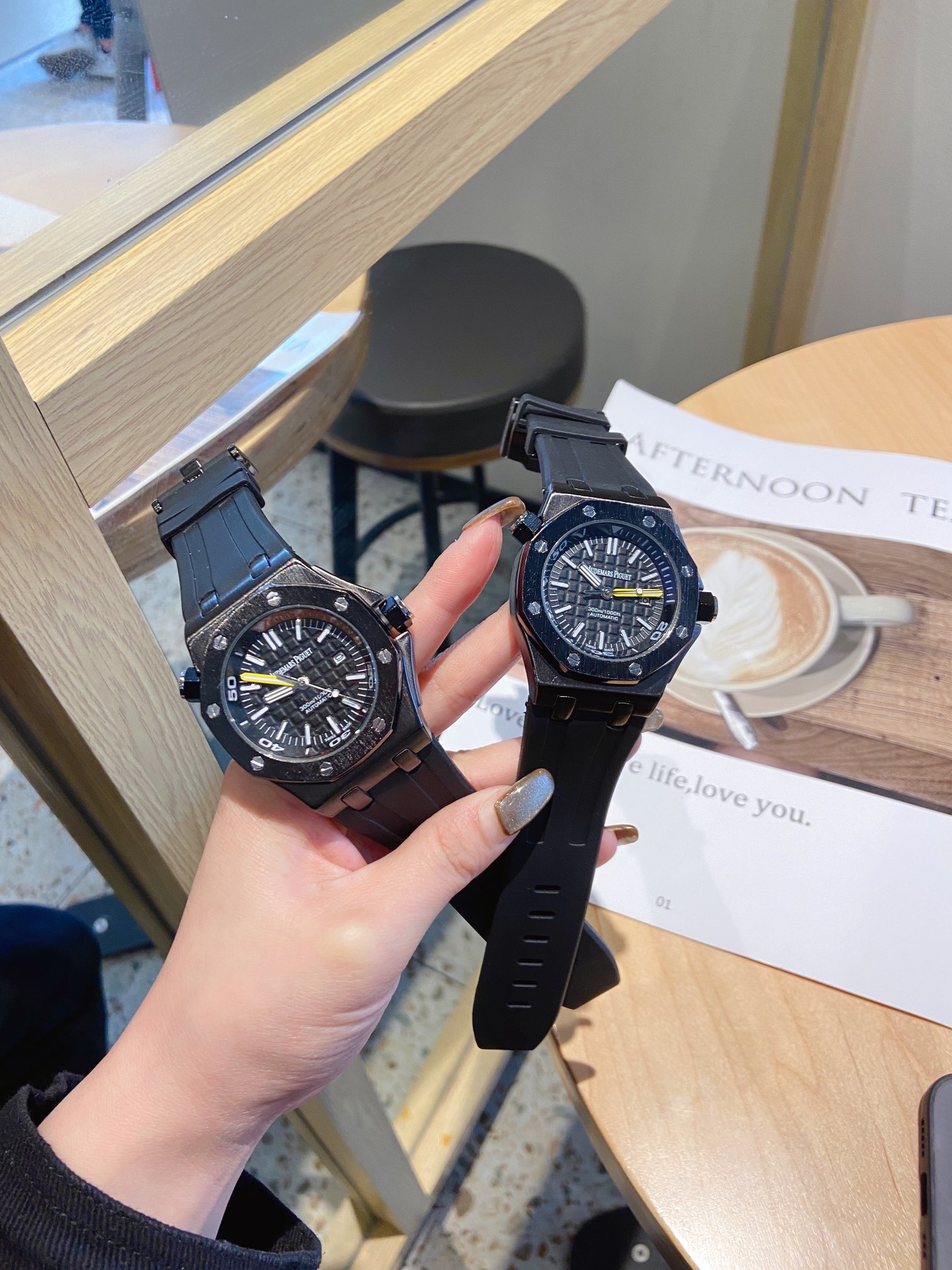 ??90 AP Audemars Piguet Oak Audemars Piguet popular model Timeless size 42mm Anti-glare sapphire crystal glass Black rubber crown leather rubber Royal Oak Classic octagonal case design Bezel fixed with 8 exposed hexagonal screws Case fixed with unique cas