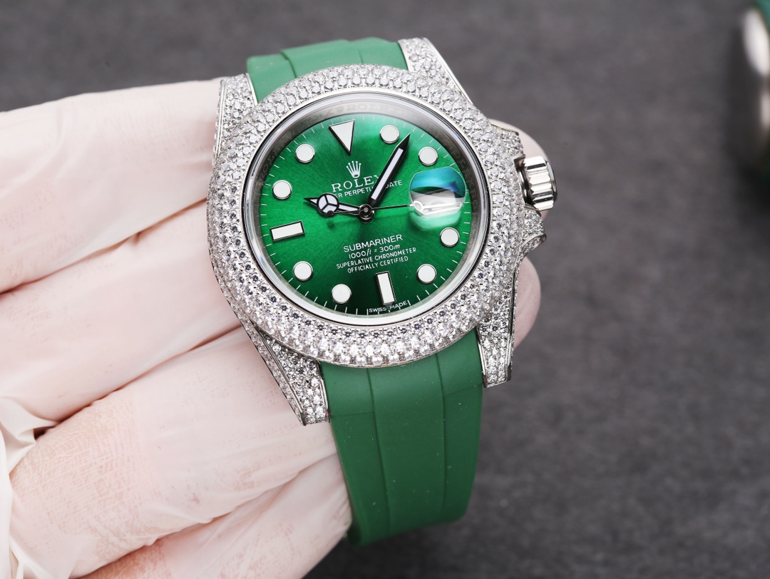 P: 2100.
???? Top player Poison treasure, she 's extremely luxurious, new height - a perfect reproduction of the most expensive Rolex Starry sky watch ever - Submariner Diamond-Encrusted special Edition! A walking work of art, a symbol of the ultimate lux