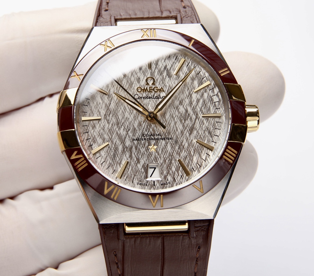 P: 1100.
OMEGA Starlight Eternal Constellation Fifth Generation Constellation collection! A new 41MM original size watch! ??OM68
1 Upgraded bezel, original polished imported ceramic bezel, scale with white gold electroplating, durable;
2 ? Half-moon-shape