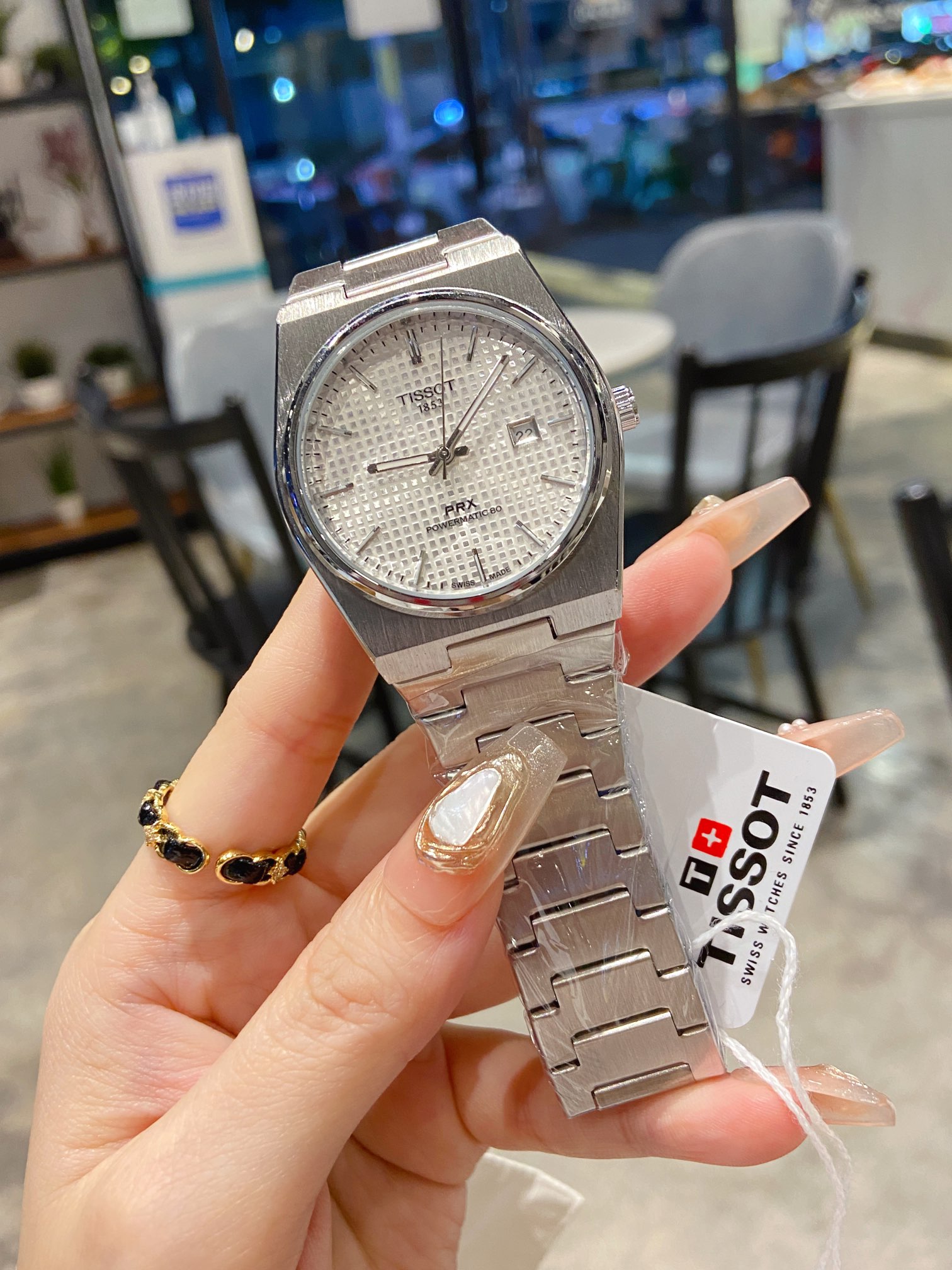 ?? 90
Tissot PRX Super Player latest Gong Jun-style men's watch
Modern and avant-garde, awakening the ill-fated vitality of the classic collection. The new PRX collection features a contemporary design that reinterprets the classic, with a combination of 