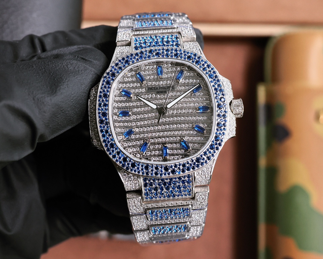 [GR?? Factory2024 Wall Split Recommendation: Crafting classic Timepieces with great investment] - Pictet. Patek Philippe 7118 Lady Nautilus Diamond Limited Edition in small quantities! Three 7118 watches set with rubies. Sapphire. Emeralds set with three 