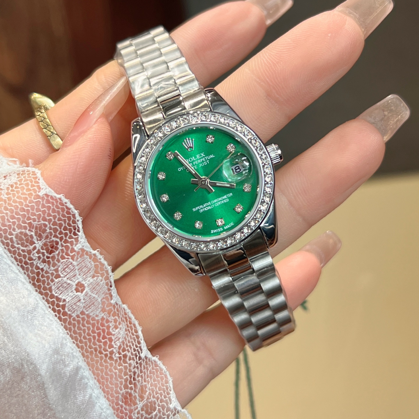 ??95 New recommendation ?? Rolex 28mm exquisite small watch spiral back cover women 's striped dial best-selling recommendation design show unique noble elegance goddess temperament! 316 stainless steel with butterfly clasp, the style that is not ostentat