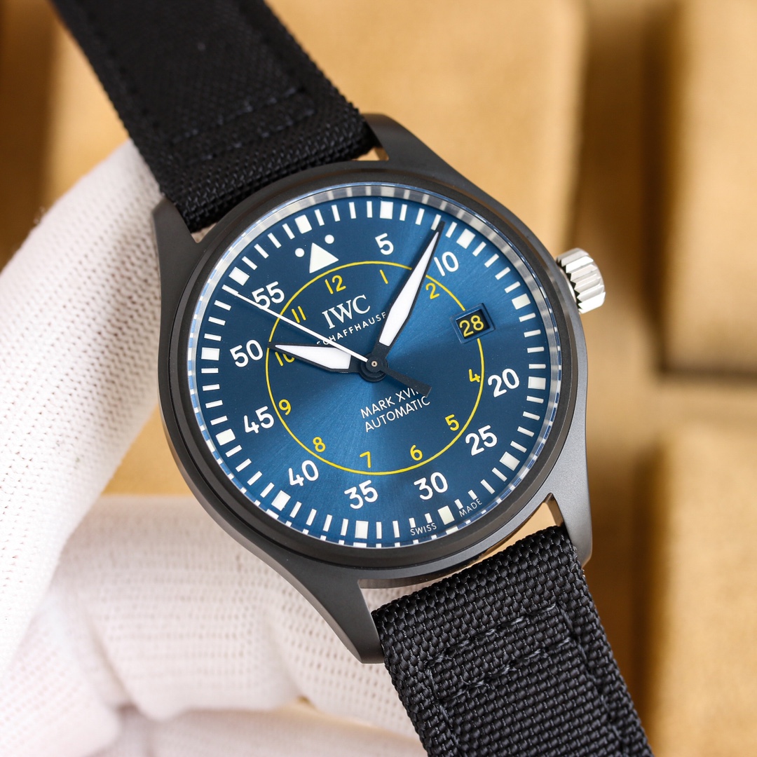 AOF's new work is back
With the latest precision AI fuel injection technology,
Finally, a small amount of Universal Black with zero color difference has been tested
___ (The only black with the purple temperature removed in the entire field)
The "Mad Dash