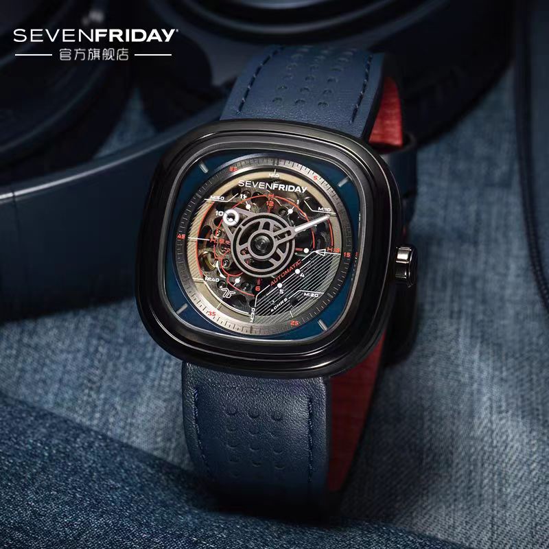 P: 660.
The new version of the SEVENFRIDAY mechanical men's watch T3/01 is thinner than the old model, measuring 45.6x45.0mm, which is more in line with the Chinese hand shape. The 316L stainless steel brushed case has a distinct line texture and is water