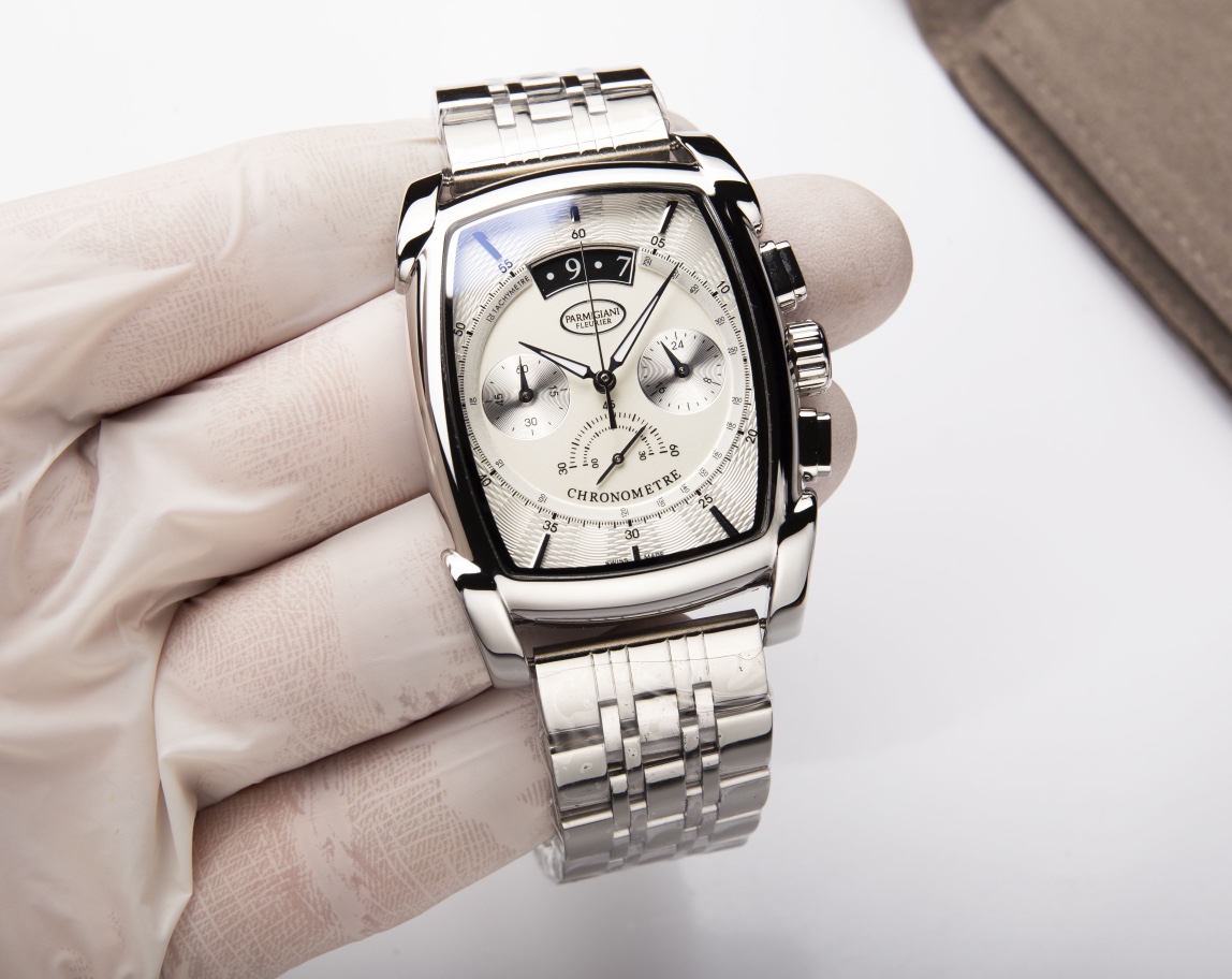 White 500. Gold ?20. Steel belt ?20
??????2023 Grand finale!! Starting from the heart - Showing the form - PARMIGIANI Fangheng collection for men
[Model] : PFH187-1001400-HA1442
?? Type ?? : Formal men's watch (Business fit)
[Movement] : Imported VK quart