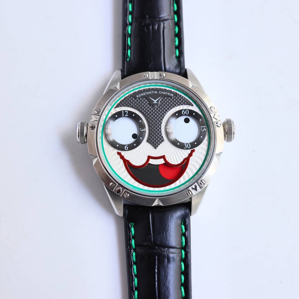 New additions! Russian Clown (Konstantin Chaykin) Girls' personality fashion New watch is already very popular, completely subverting the traditional watchmaking dial design, the ever-changing clown face, the rotating eyes, the crazy face, and the red ton