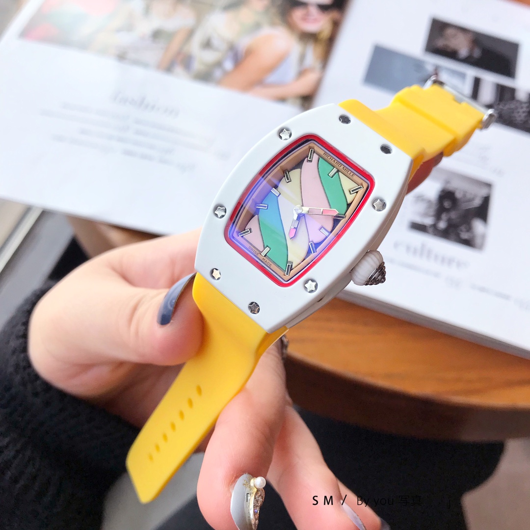 ??100. ?? The latest hit marshmallow surface. RICHARD MILLE [Richard Mille] The watch that the goddesses of the watch world dream of, designed for women who appreciate the originality and technical boldness of high-end watches. Put the marshmallow on your