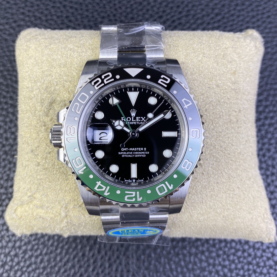 The c factory /clean factory has returned with the Dandong 3285 72-hour power 3285 movement, which has been upgraded from the previous generation 3186 movement. The gmt model, from the calendar to the case and strap, has been constantly refined in detail,