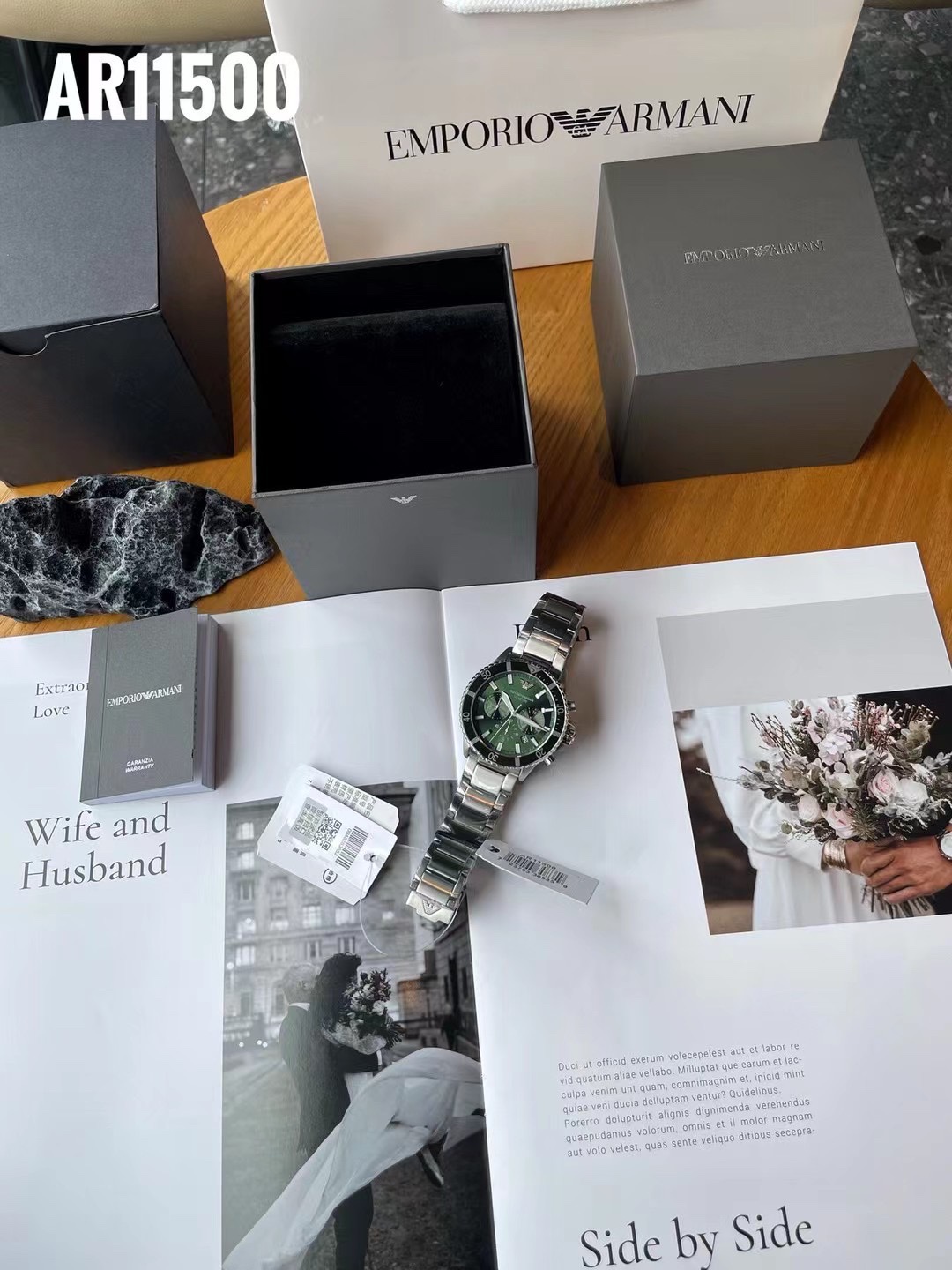 ??100 ARMANI men's watch
Model: ar11500
Crystal: Mineral-reinforced glass
Strap: Stainless steel
Dimensions: 43*12mm
The Armani men's watch is a landmark green Submariner, classic and versatile, and can change the aura according to personal style. It's a 