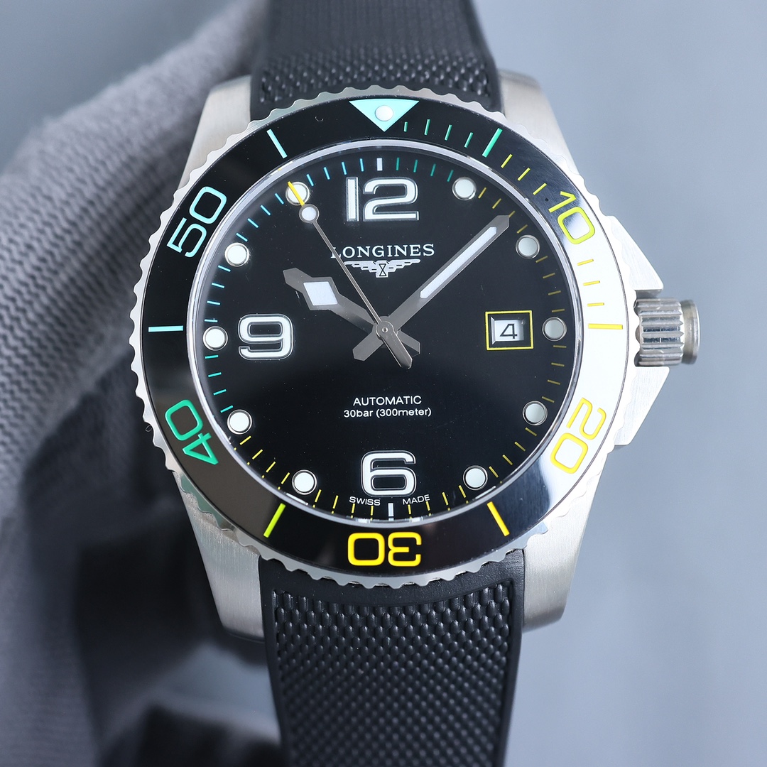 Uni-president 580 (rubber and steel same) TT? new colorways arrive
(Upgraded version arrived) Ring mouth glow-in-the-dark beads are the same as genuine ??
One watch one card, three yards in one Longines Conquest Water king, glory descends. Cut through the