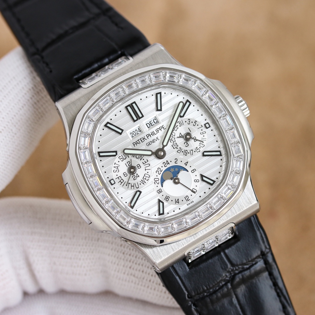 White 1700 gold 1750
V2 version Patek Philippe 5740/1G-001- The super-complex multi-functional Nautilus makes a grand debut, the first Nautilus complex watch ever launched, a casual sports watch crafted with super-complex craftsmanship.
1 ? Small size, bi