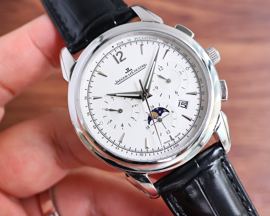 TW white case 1450 Rose gold 1500
TWFactory Jaeger-lecoultre has launched the Jaeger-lecoultre Master 1538420 collection, ???RK1 TWFactory hired watchmakers to restore the original watchmaking characteristics through two years of countless tests, during w