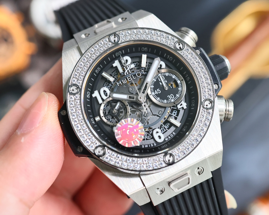 ZF latest new face shipment HUBLOT (Hublot)??HUBLOT -- brave and fearless, punch punch, abbreviated as "HUB" "Hublot" BigBang Element Material Chronograph v2 version ? Case made of imported 316 stainless steel material design explosive ? Equipped with 775