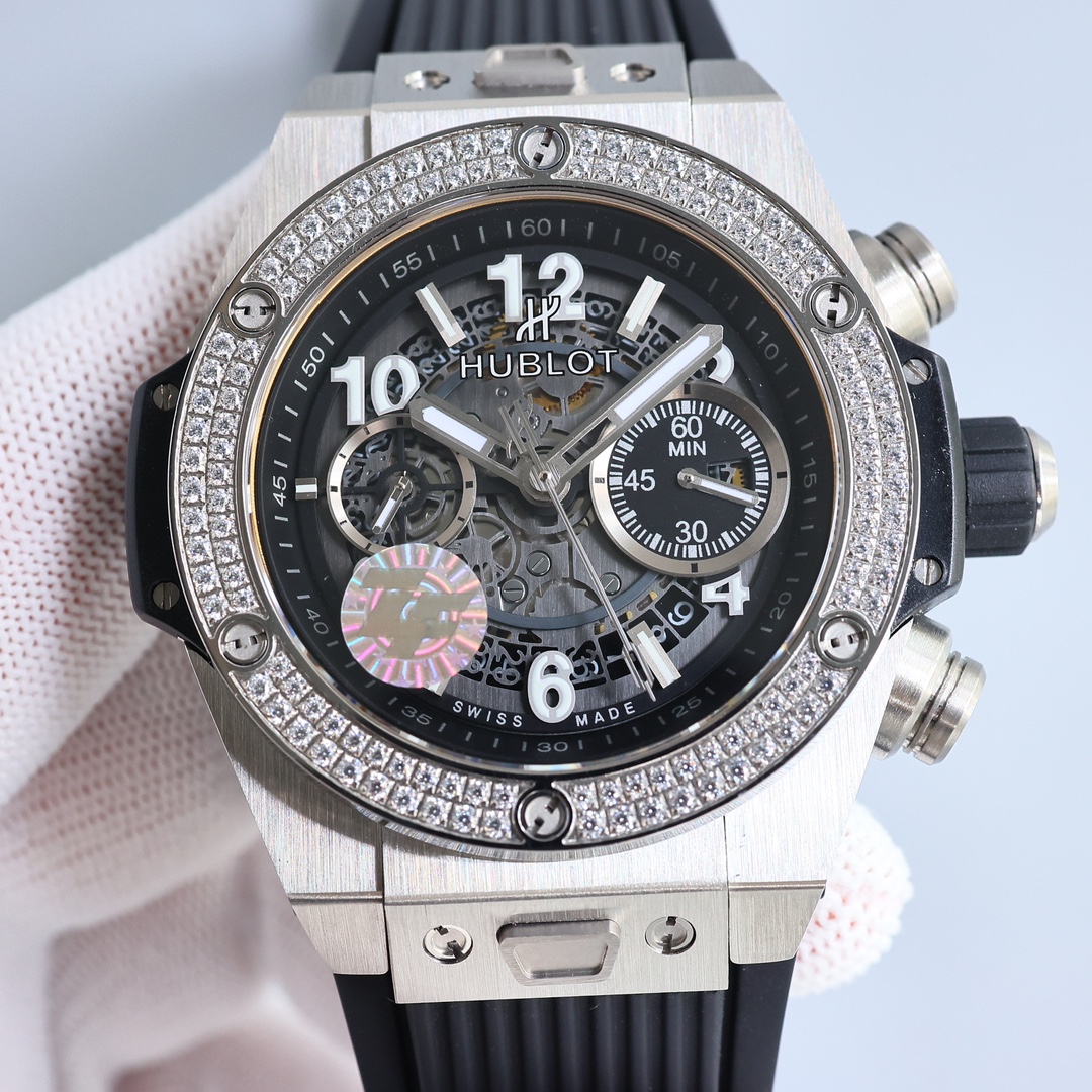 Aperture: White shell 1600 Rose shell 1650
Rim with diamond: 1700 (same for rose and white)
Full diamond: 1800 (rose white)
ZF latest new face shipment HUBLOT (HuBLOT)??HUBLOT -- brave and fearless, punch punch, abbreviated as "HUB" "Hublot" BigBang Eleme
