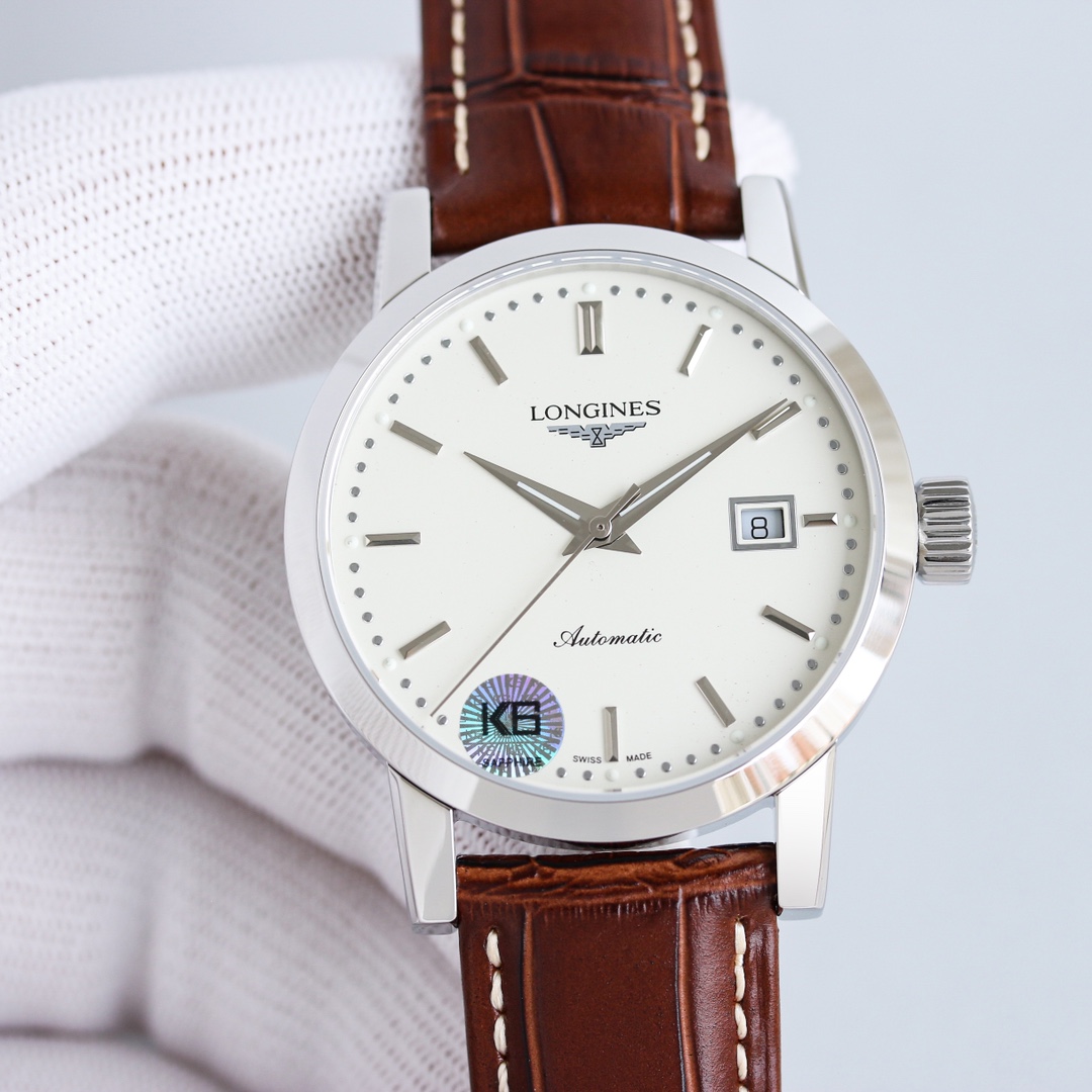 850
Longines Classic Vintage 1832 mechanical men's watch: The L4.825.4.92.2 wristwatch makes its debut! Simple elegance exudes composure!
1. The watch size is 40x12mm. Without missing any detail, it meticulously reproduces the unique elegance of the Maste