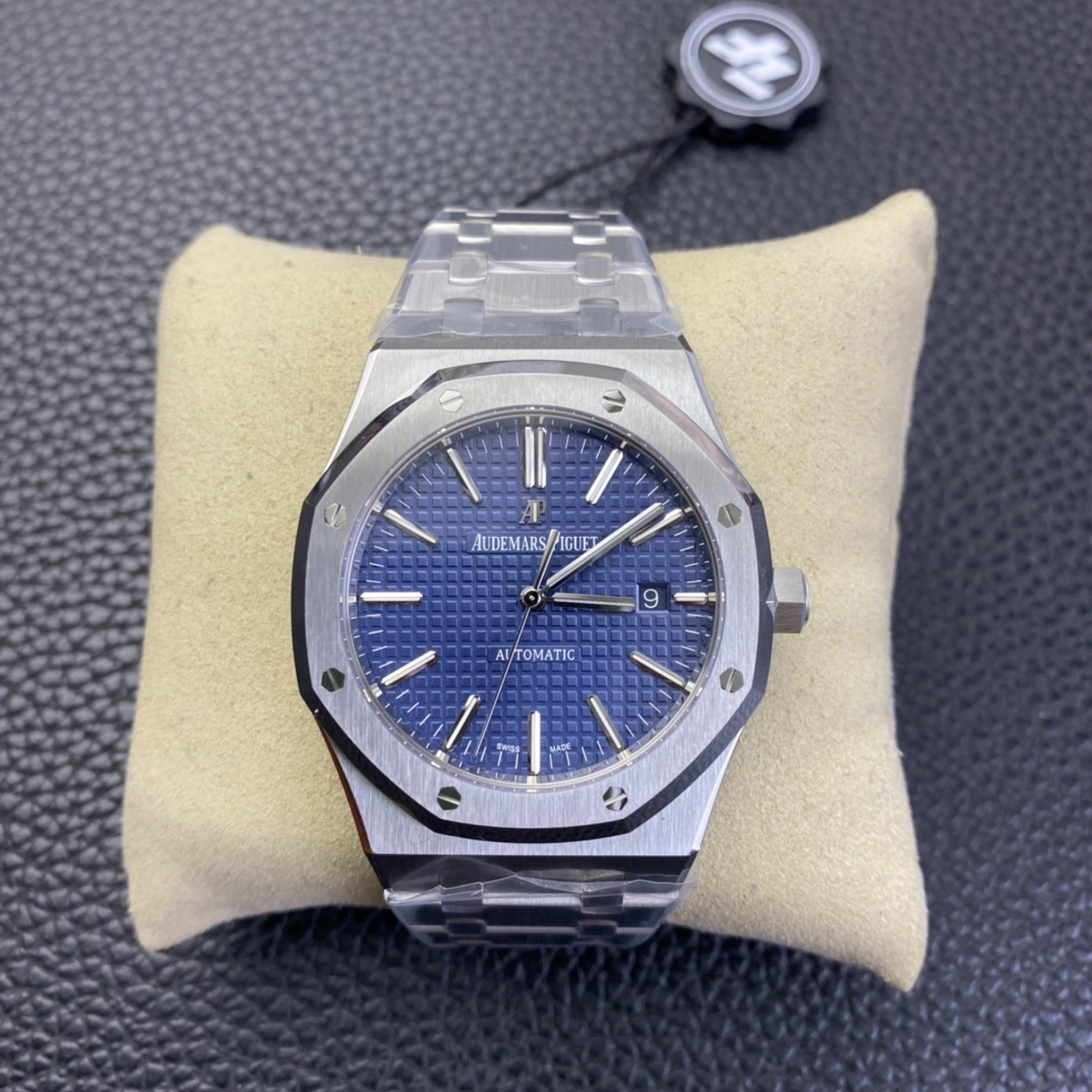ZF masterpiece -AP Royal Oak Series 15400 CAL.3120. The previous generation has already dominated the market, and this time the all-in-one CAL.3120 is the only "extreme" version of the 15400 available on the market. The one-piece case and octagonal portho