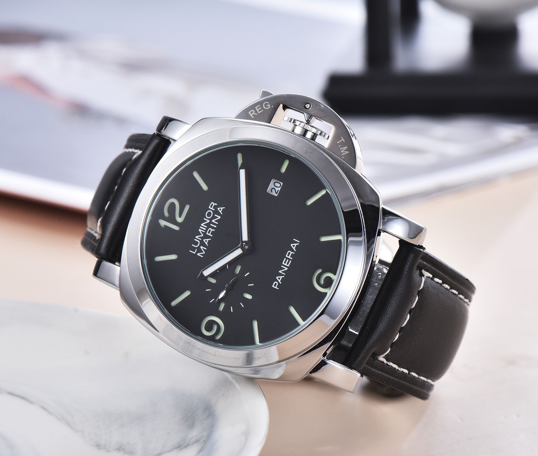 ?? 100
PANERAI Men 's watch ? Super luminous ?? Type: 2-hand single handle series Elegant and powerful Men' s watch Cowhide strap comfortable and breathable. Movement: Imported quartz movement Mirror: Blue mineral crystal glass. Size: 44mm in diameter. 3 