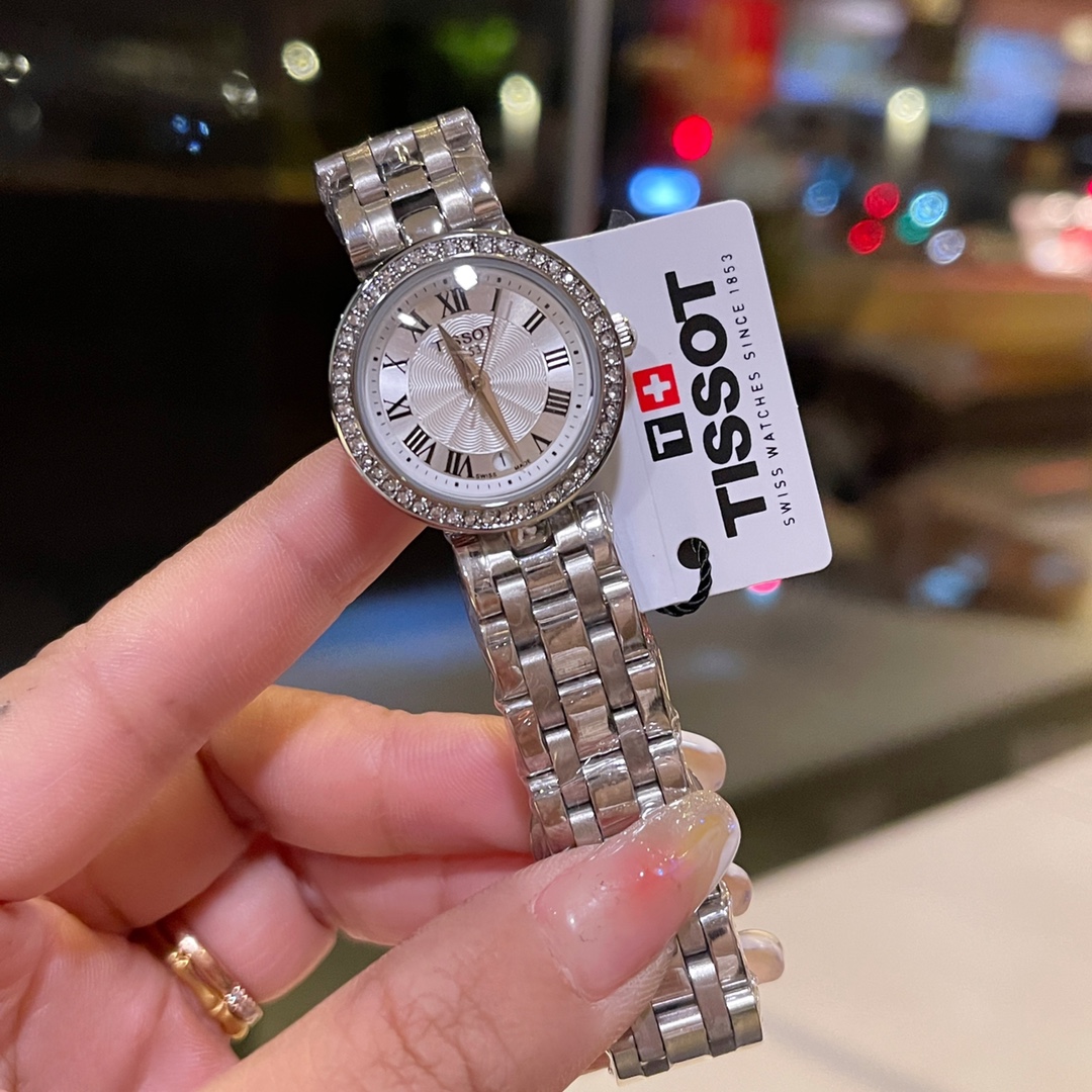 100 diamond ring
Tissot has released the new Gari Beauty collection, which is very simple overall. The 26mm dial is very delicate and small, and the thickness is just right! It's not as thick as Longines La Grande Classique. It's no wonder it's a little b