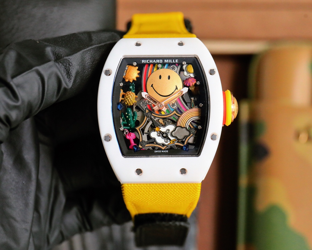 [RICHARD MILLE] Richard Mille presents the new RM 88 Smiley automatic flywheel watch in a playful style.

After three years of development, a watch of extraordinary craftsmanship and innovation has been created. The RM 88 self-winding Tourbillon watch and
