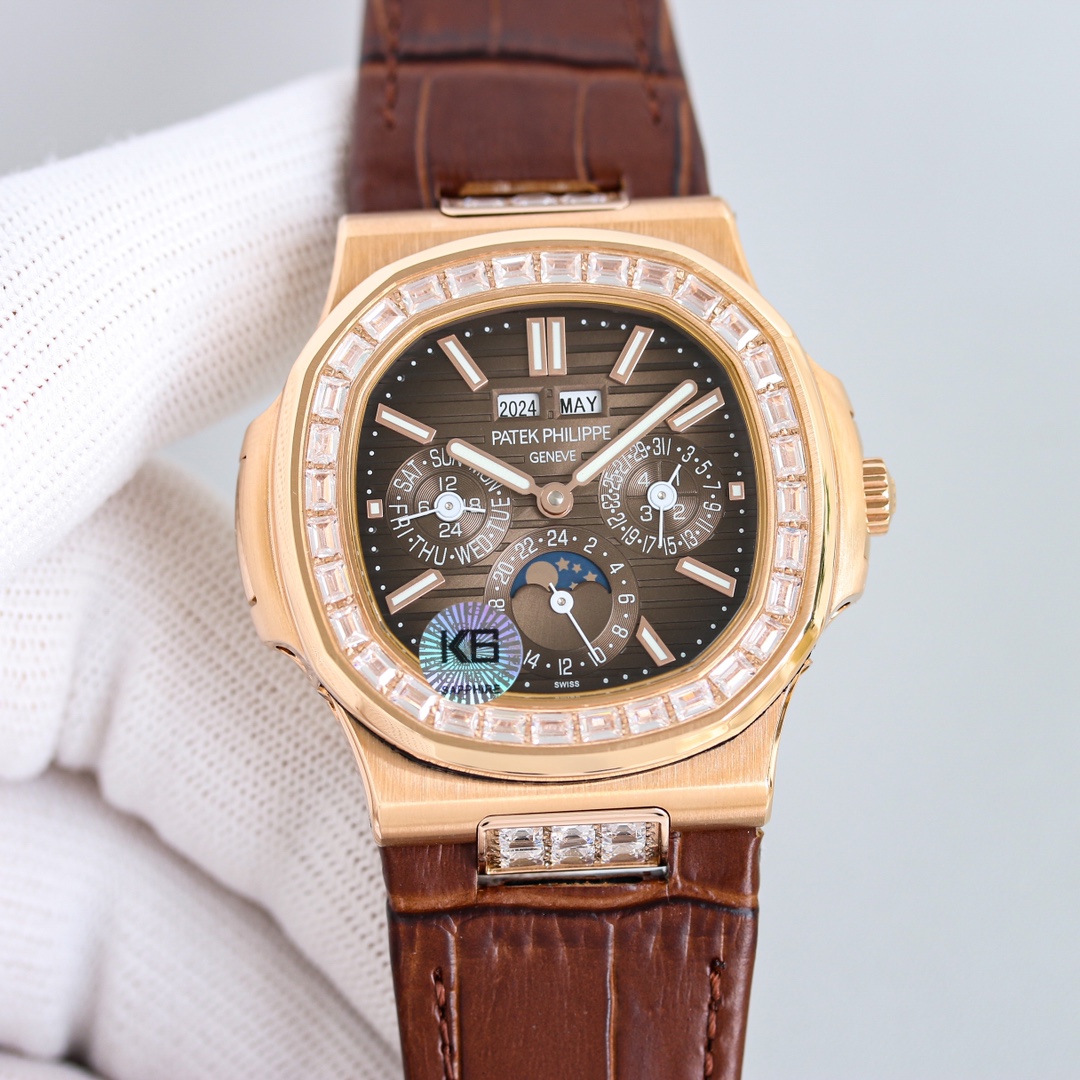 White Diamond: White shell 1700 rose gold 1750
V2 version Patek Philippe 5740/1G-001- The super-complex multi-functional Nautilus makes a grand debut, the first Nautilus complex watch ever launched, a casual sports watch crafted with super-complex craftsm