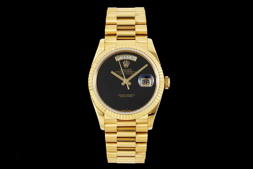 SJ 1250
ROLEX Day-Log 36 series ??EA1
1 ? with the 2836 movement, the quality is stable and reliable; Datejust 36mm
2 ? The same thickness as the original 11mm: dial diameter 36mm; [Correcting deficiencies in other market versions, incorrect size and thic