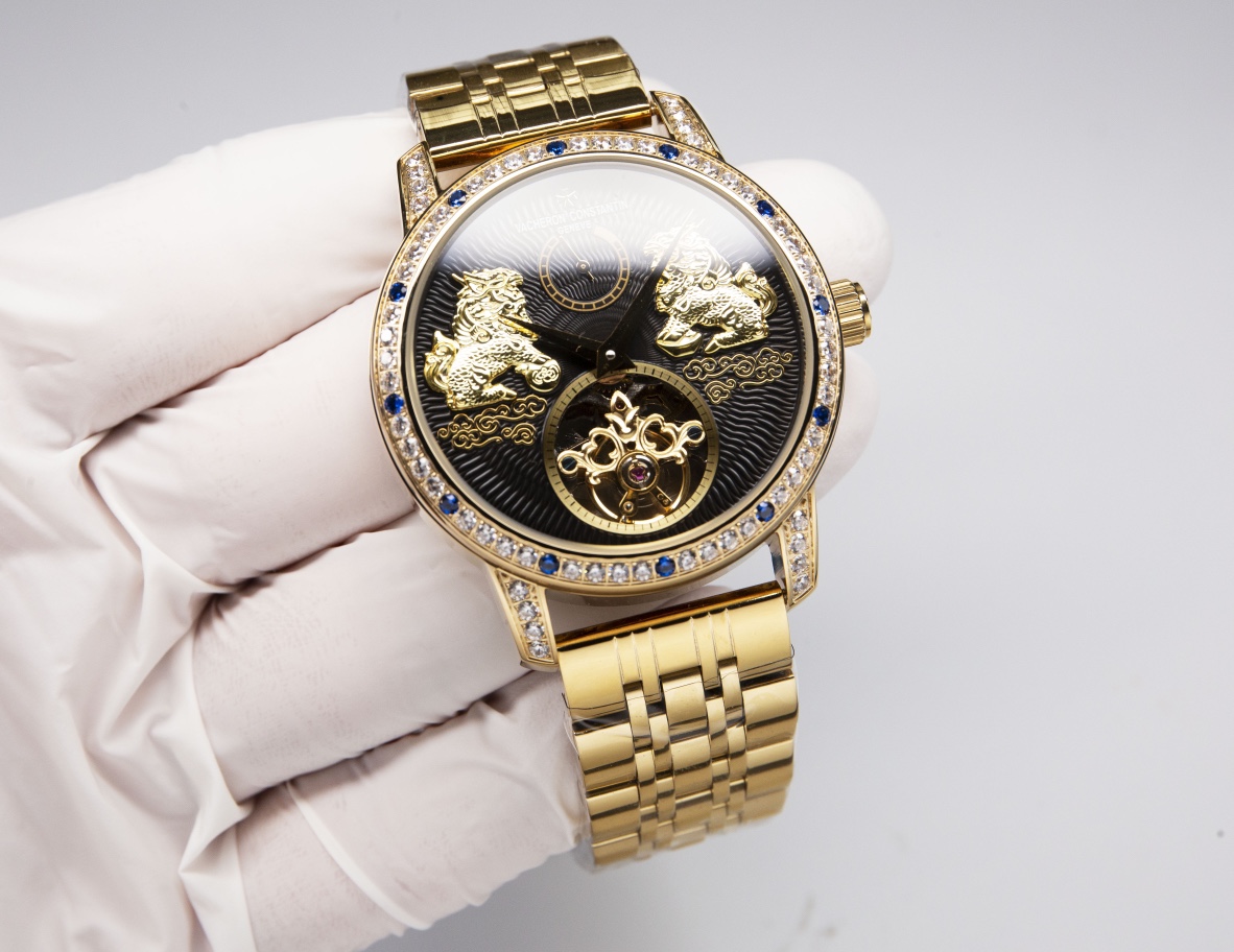 White steel 670. Gold ?20.
?????? all-new upgraded [Diamond Ring Edition]
Vacheron Constantin 'Traditionnelle Tourbillon Qilin' watch features a pair of ancient Chinese mythical beasts, the Qilin, on the dial through traditional gold engraving, symbolizin
