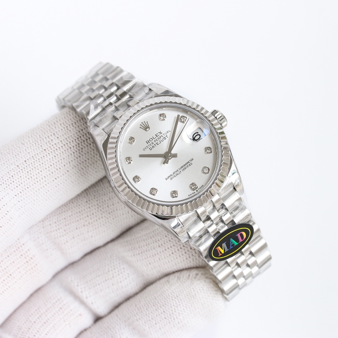 Mad-1:1 perfect replica - Rolex Oyster Perpetual Datejust 31mm collection!
[Oyster case, a symbol of water resistance] The watch has a diameter of 31mm and a thickness of 10.6mm that is the same as the original, matching the data
1. The classic Oyster cas