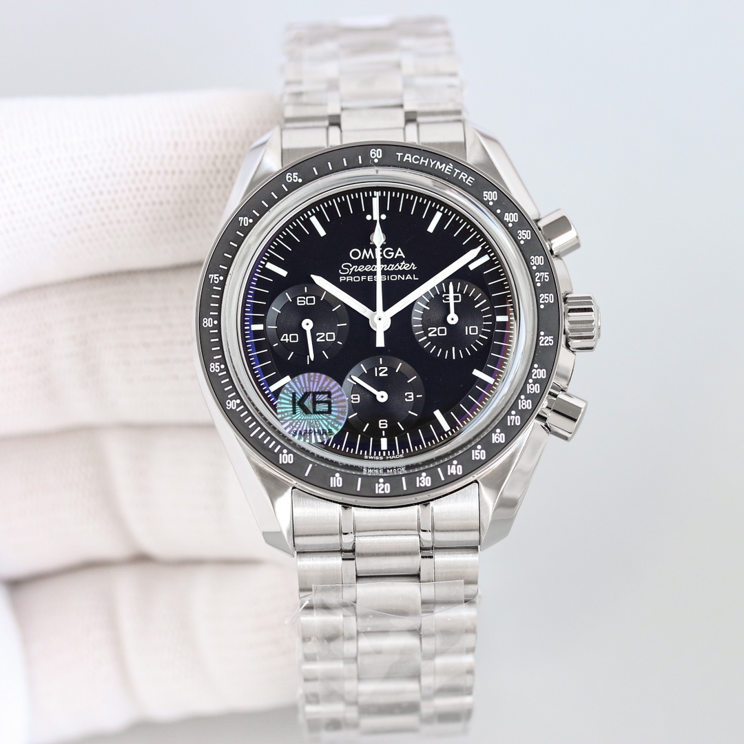 Belt 1600 Steel belt 1700
The Omega Speedmaster "Omega Soul" manual 3861 transparent back latest Moon Landing 4th Generation Speedmaster 310.30.42.50.01.002 is a classic chronograph, size and appearance: 42mm in diameter, 13.6mm thick, with stainless stee