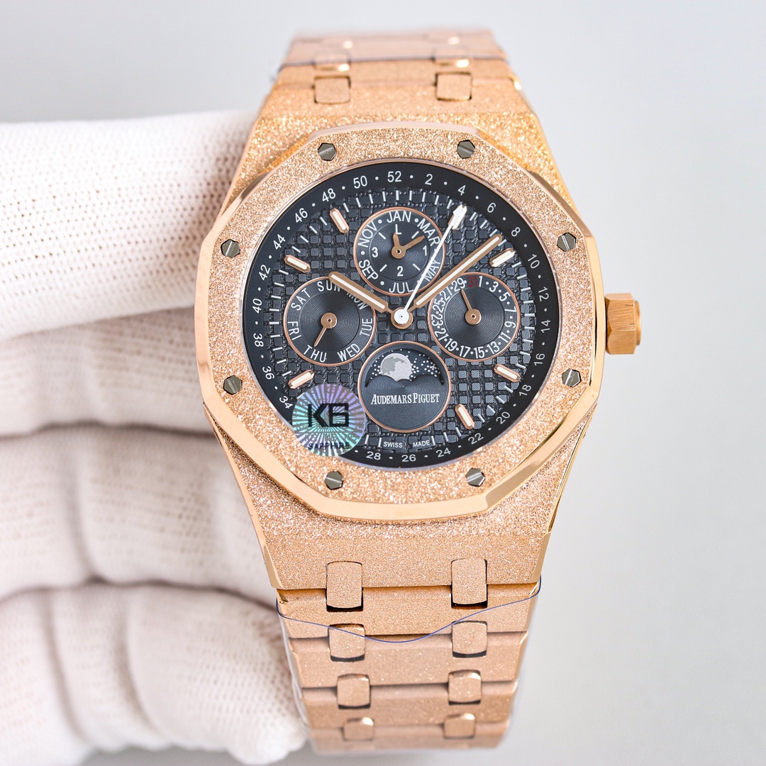 Frost gold White steel 1700 Rose gold 1800
AP Audemars Piguet Royal Oak Frost Gold version, 41mm King of steel "Audemars Piguet 26574 series (Frost Gold custom Edition), the most important strap of the steel band watch, TWF factory uses the original strap