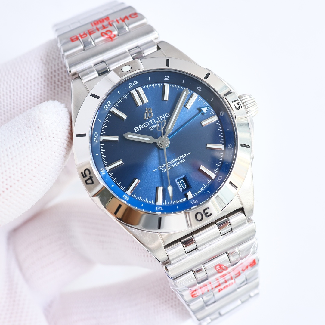 SJ 1800
BREITLING, Mechanical Chronograph series A32398101M1A1! (Chronomat Automatic GMT 40) Big comeback! ??R28
1 ? This dual time zone watch has a simple and sharp dial and clear time reading. The six dial color options - black, blue, green, white, soot