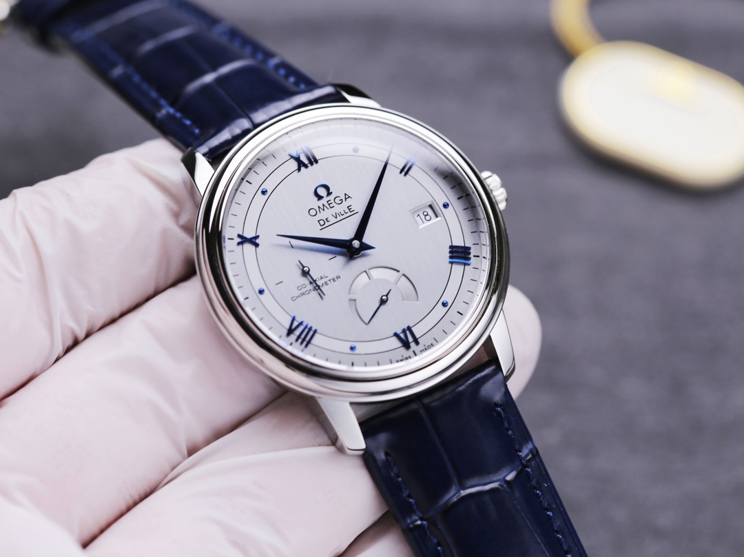 P: 1050.
TW Omega's Butterfly Collection multi-function watch brings a major technological breakthrough -- not only perfectly realizing all the functions of the original, but also the size and thickness are the same as the original (the exclusive thicknes