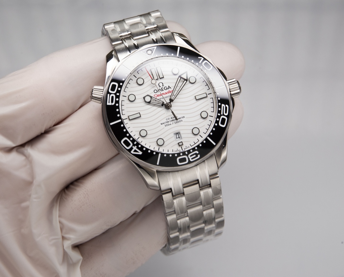 - White steel 730. Gold ?20.
?? Strongly recommend S factory Seamaster 300M diving watch exclusive deck quality on the Internet.
[Movement] ?? New Japanese original imported Citizen automatic mechanical movement with the latest 8800 deck, all metal, all g