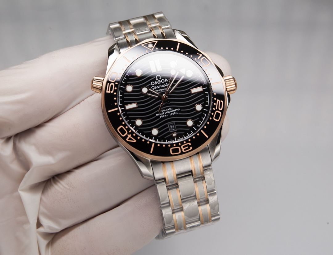 - White steel 730. Gold ?20.
?? Strongly recommend S factory Seamaster 300M diving watch exclusive deck quality on the Internet.
[Movement] ?? New Japanese original imported Citizen automatic mechanical movement with the latest 8800 deck, all metal, all g