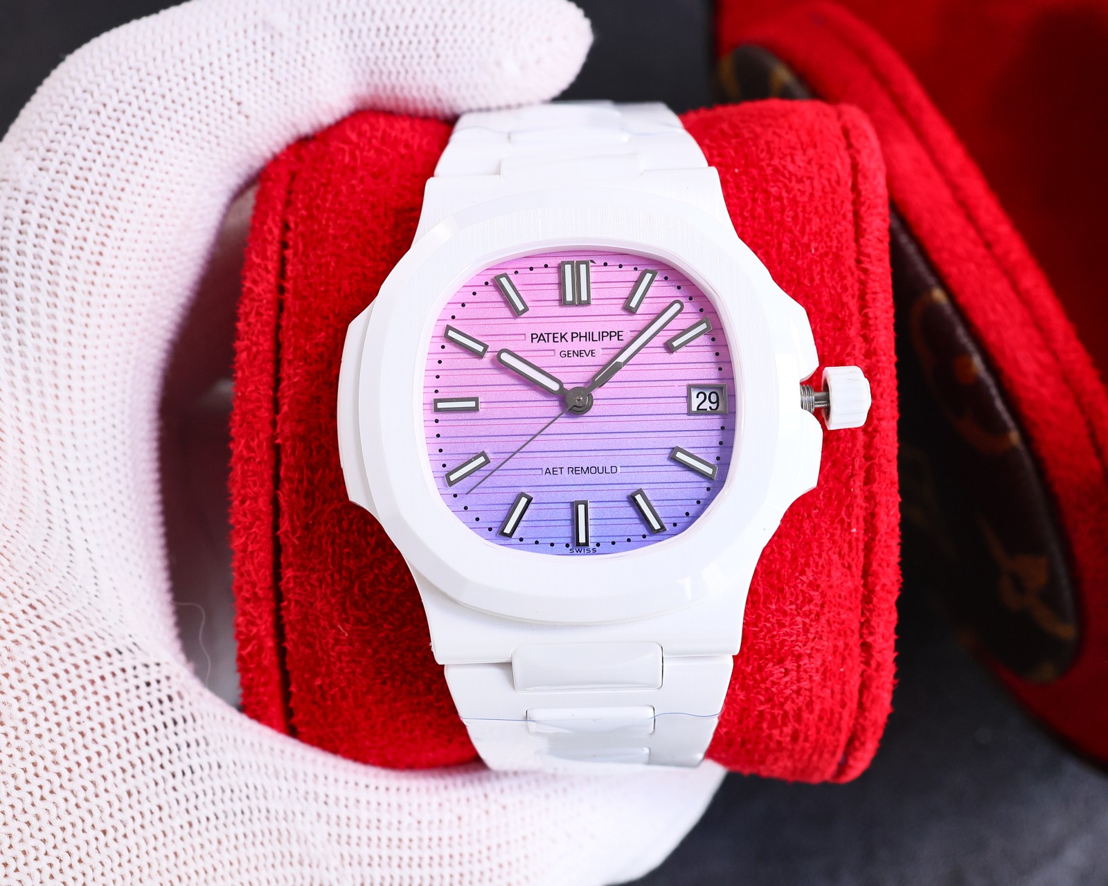 2800
?? Sex ratio high top quality AMG from AMG collaboration DiW-AET
Patek pp5711 AET German modification, Nautilus pp family, super high appearance level style unisex matching clothes good helper, GOOD-LOOKING, absolute appearance level peak, you can be