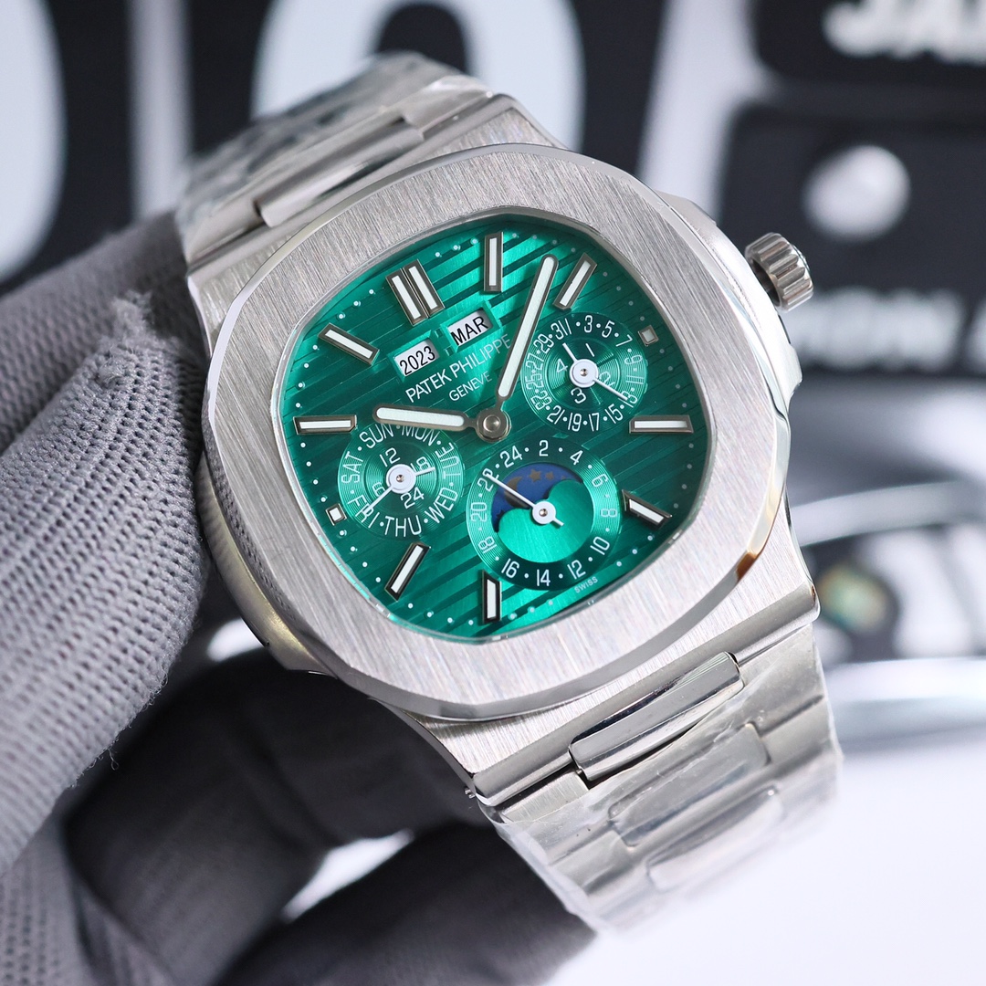 Patek Philippe 5740/1G-001 - The super-complex multi-functional Nautilus makes a grand debut, the first Nautilus complex watch ever launched, a casual sports watch crafted with super-complex craftsmanship.
1 ? Small size, big power: 40MM has the following