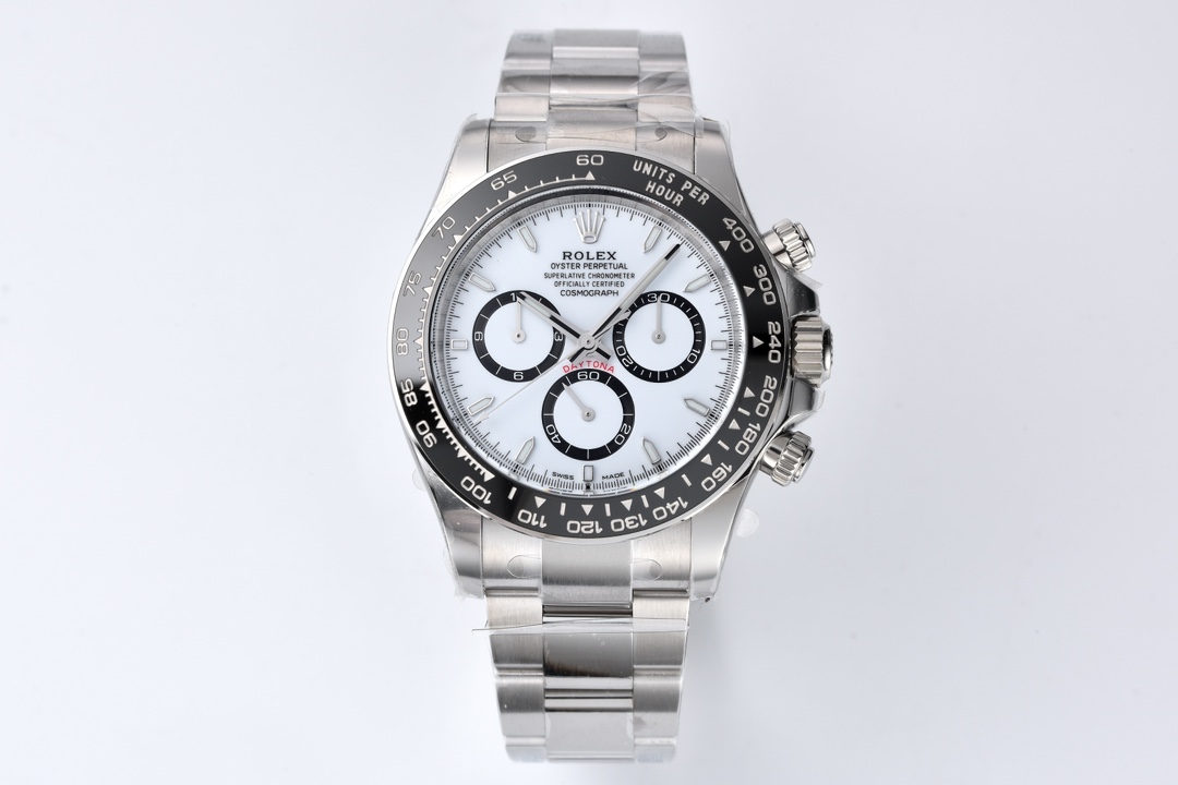 c factory 4131 New style ??????
126500 White
In fact, we talked about the white dial on the 116500. Of course, there are several genuine versions, such as cold white and warm white. And so on
This time for the genuine 126500, we saw a warm white and cold 