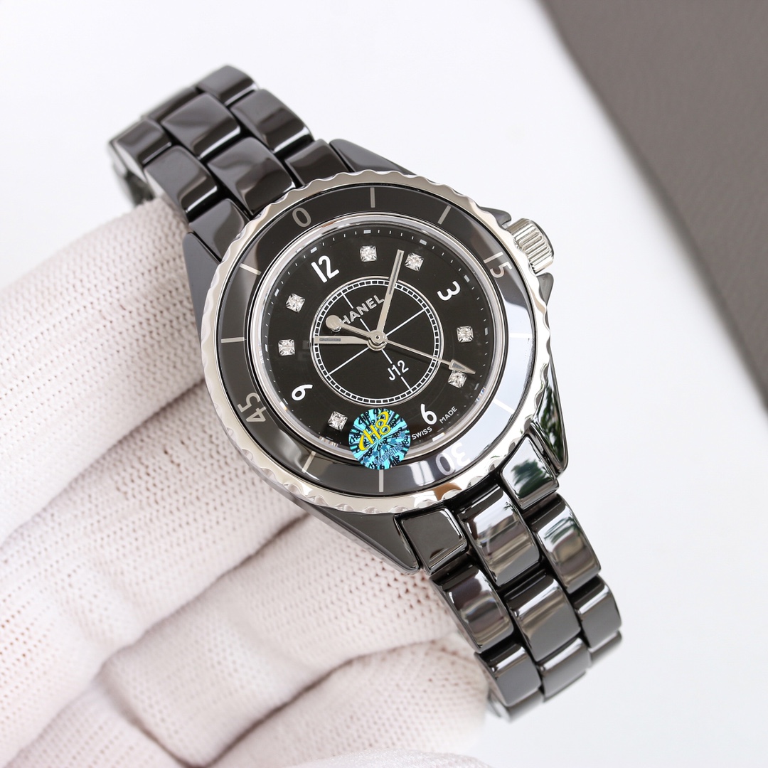 Uniform 1600
??Tw Super ceramic new product - Chanel J12 series 33mm watch! Goddess delight, masterpiece of the year!
"Latest Version Details"
1 ? The case size is the same as the original, with 33mm power!
2 ? Made of high-density tempered ceramic, light
