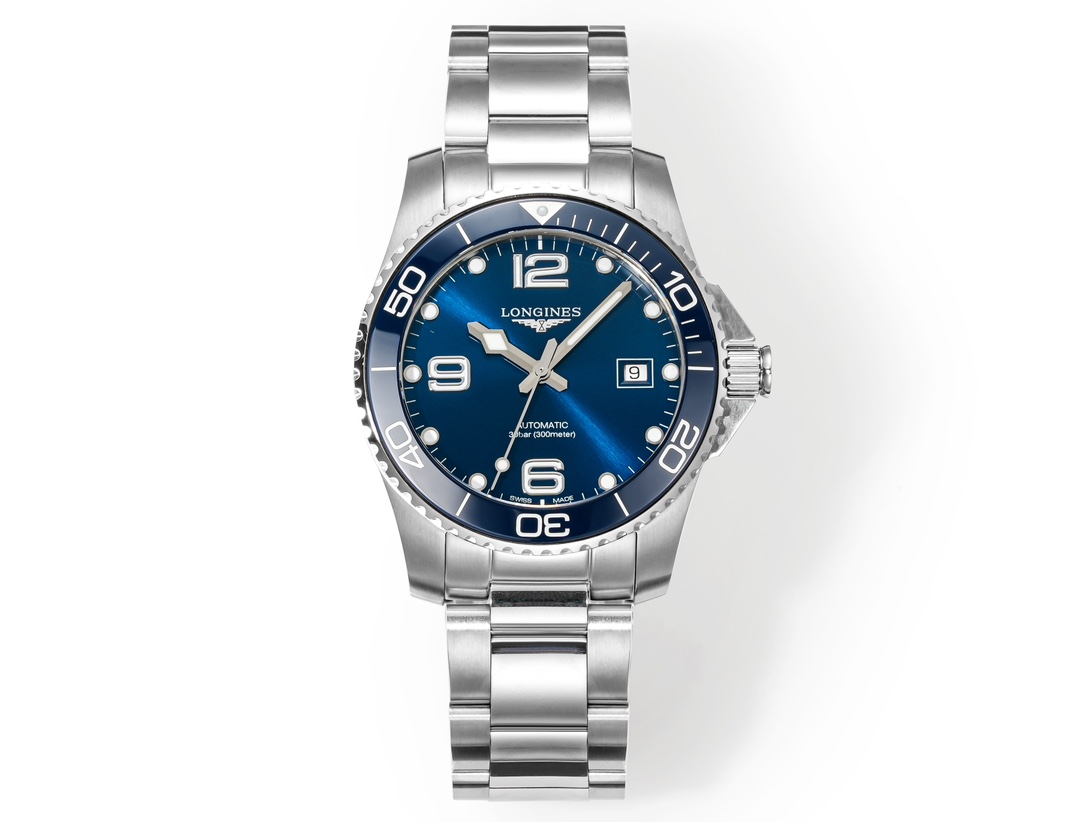 ??TWS The king of sex ratio - Longines Conquest, the king of the water, glory has come. Cut through the waves, forge ahead. TWS products must be of high quality.
[Case] The watch measures 41X12mm. The 316L stainless steel case is flawless and exquisitely 