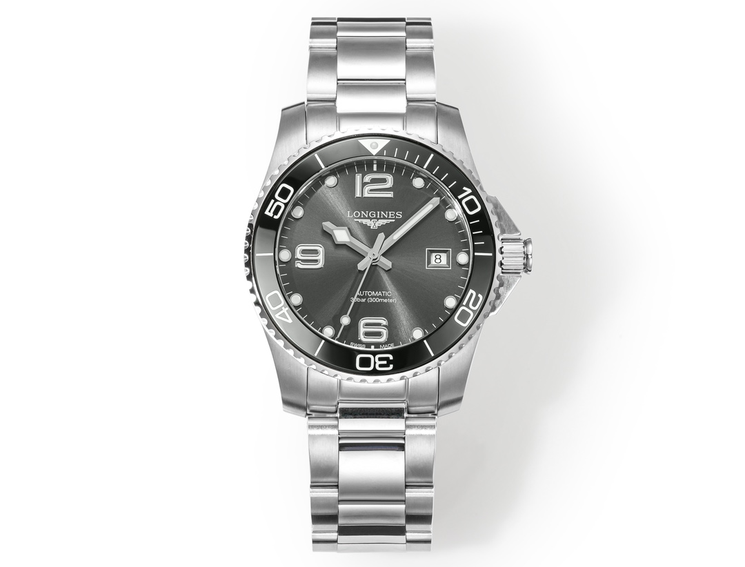 ??TWS The king of sex ratio - Longines Conquest, the king of the water, glory has come. Cut through the waves, forge ahead. TWS products must be of high quality.
[Case] The watch measures 41X12mm. The 316L stainless steel case is flawless and exquisitely 