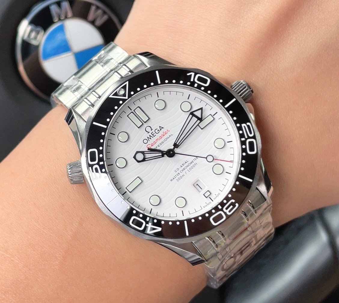 ??BOBO latest masterpiece omega omega?? Seamaster 3 ?0 ?0 ? Original 1 ? at 1 ? reissue
Size 42 mm Thick 12 mm
Movement with exclusive original imported custom 0 ? Refurbishing 8 ?8 ?0 ?0 ? Omega Master Chronometer movement Double T shock absorber
"Case" 