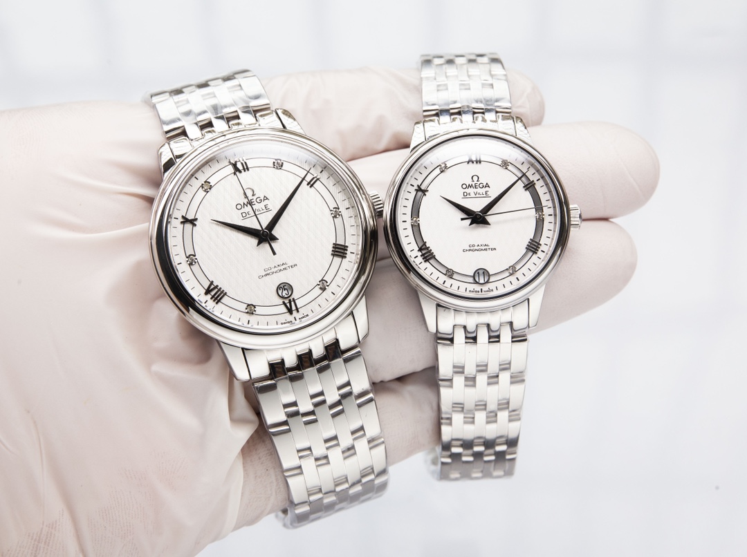 White steel 550. Gold ?20.
Omega - De Ville collection - Couple watches! Genuine mold, ?? The dial is in the same sunburst pattern as the genuine, curved hour ding ?? glass upgraded to high definition arched double sapphire glass (clearer display, scratch