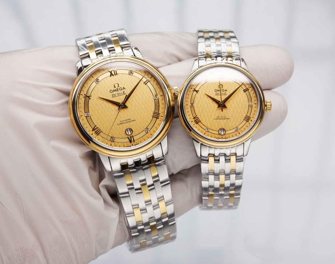 White steel 550. Gold ?20.
Omega - De Ville collection - Couple watches! Genuine mold, ?? The dial is in the same sunburst pattern as the genuine, curved hour ding ?? glass upgraded to high definition arched double sapphire glass (clearer display, scratch