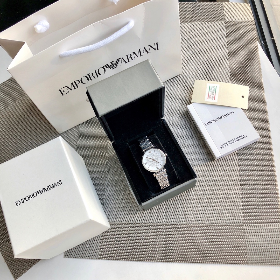 ?? 160
Original order special channel goods! Armani women's watch. A must-have for fairies! Model AR1925, 32mm dial perfect size! As one of the most popular styles, there are bound to be endless versions. Look for exclusive quality to distinguish market b